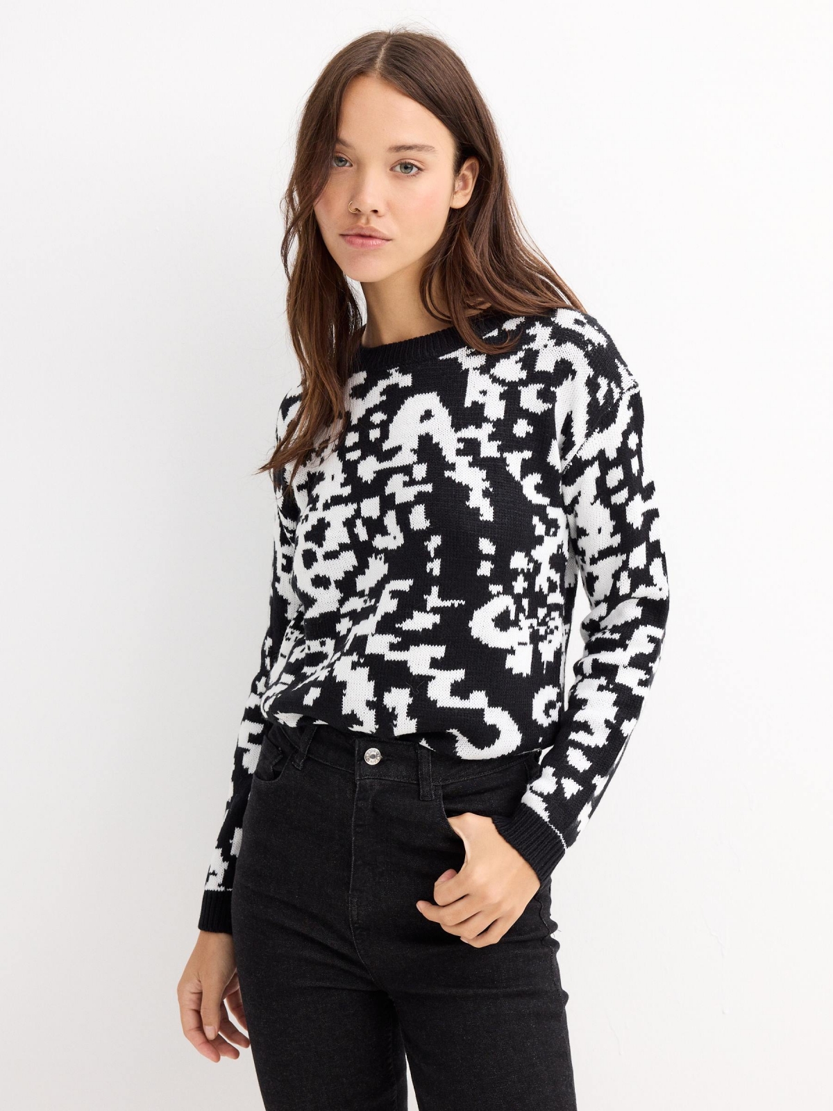 Black and white abstract sweater black middle front view