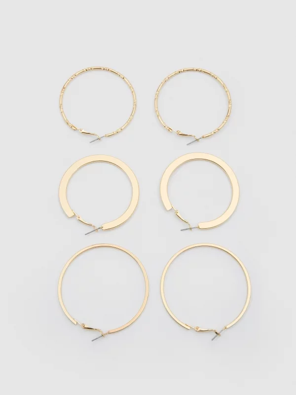 Set of 3 unique golden rings