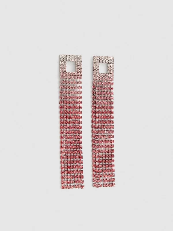 Long dangling earrings with shine