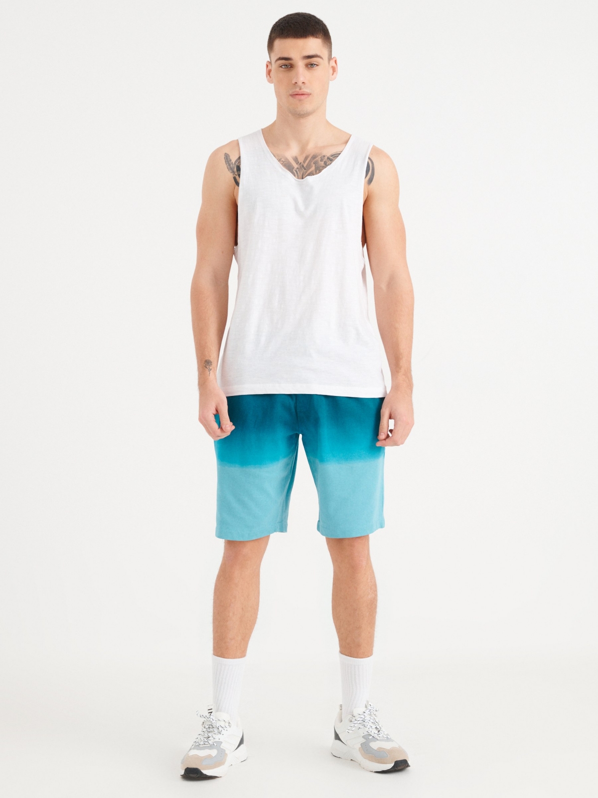 Gradient effect Bermuda shorts blue front view