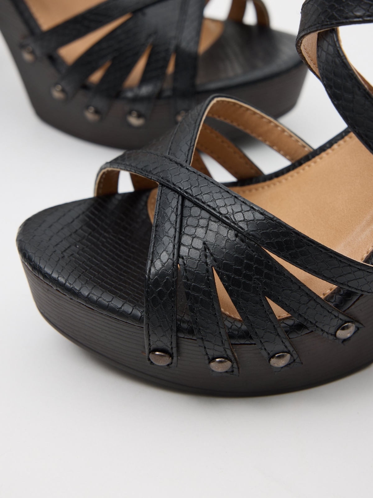 Snake strappy sandal black detail view