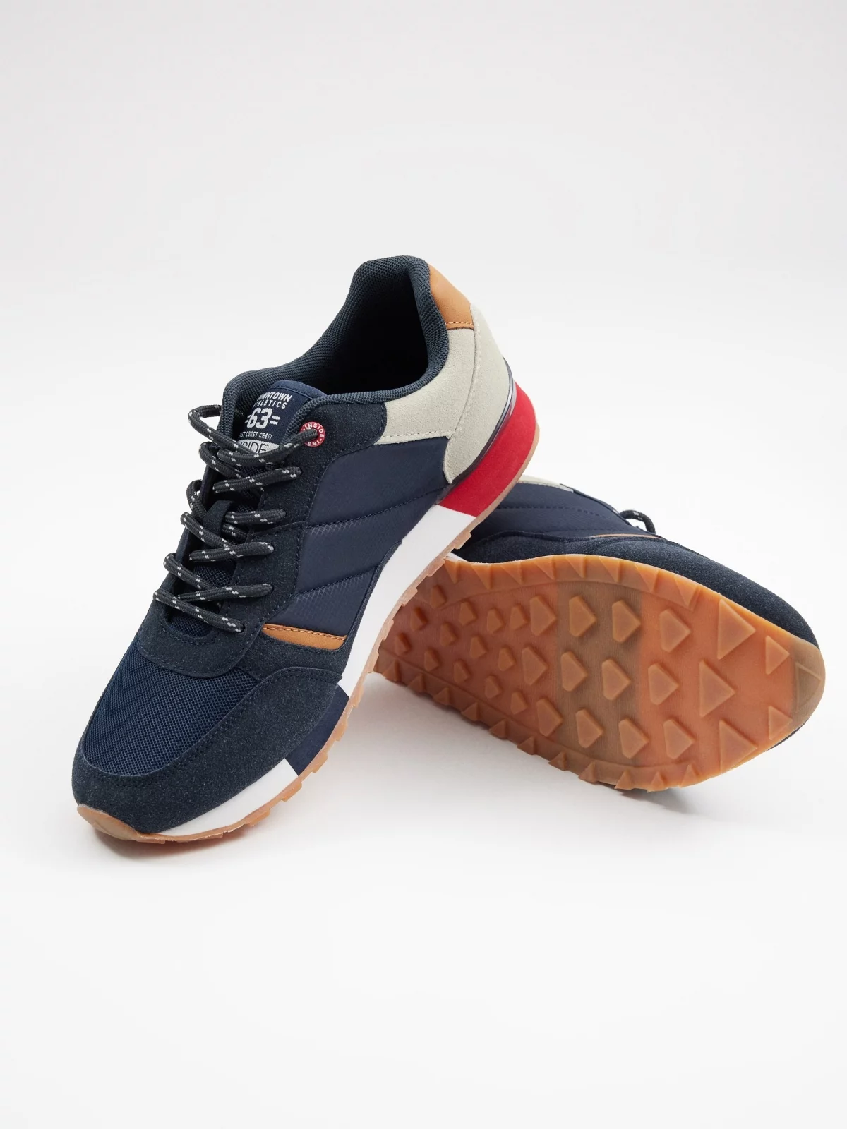 Deportiva casual combinada azul marino vista detalle