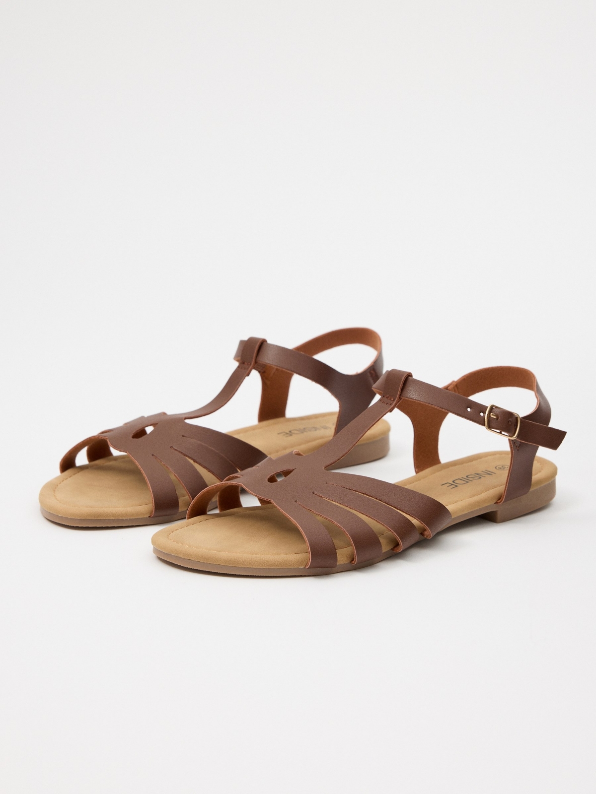 Sandals with crossed straps earth brown 45º front view