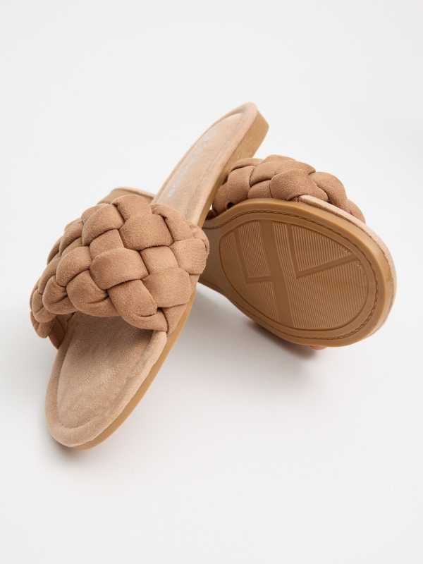 Brown braided shovel sandal light brown detail view