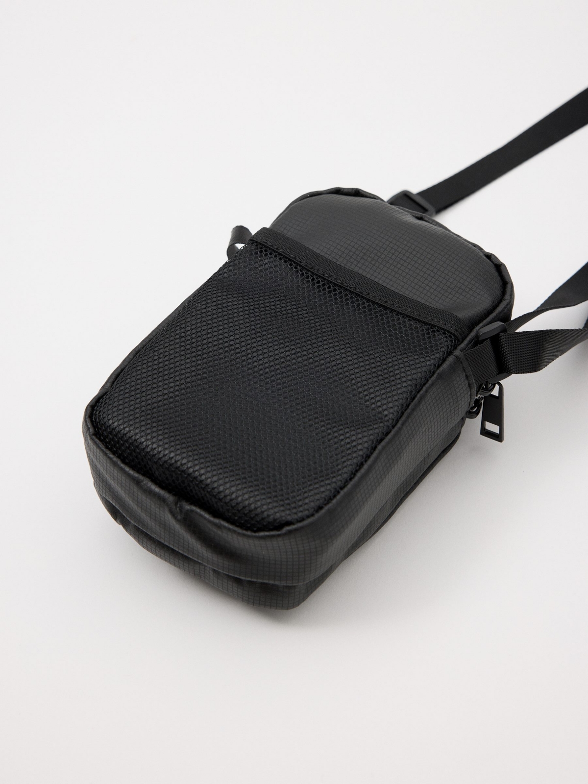 Bolso smartphone hombre negro vista detalle