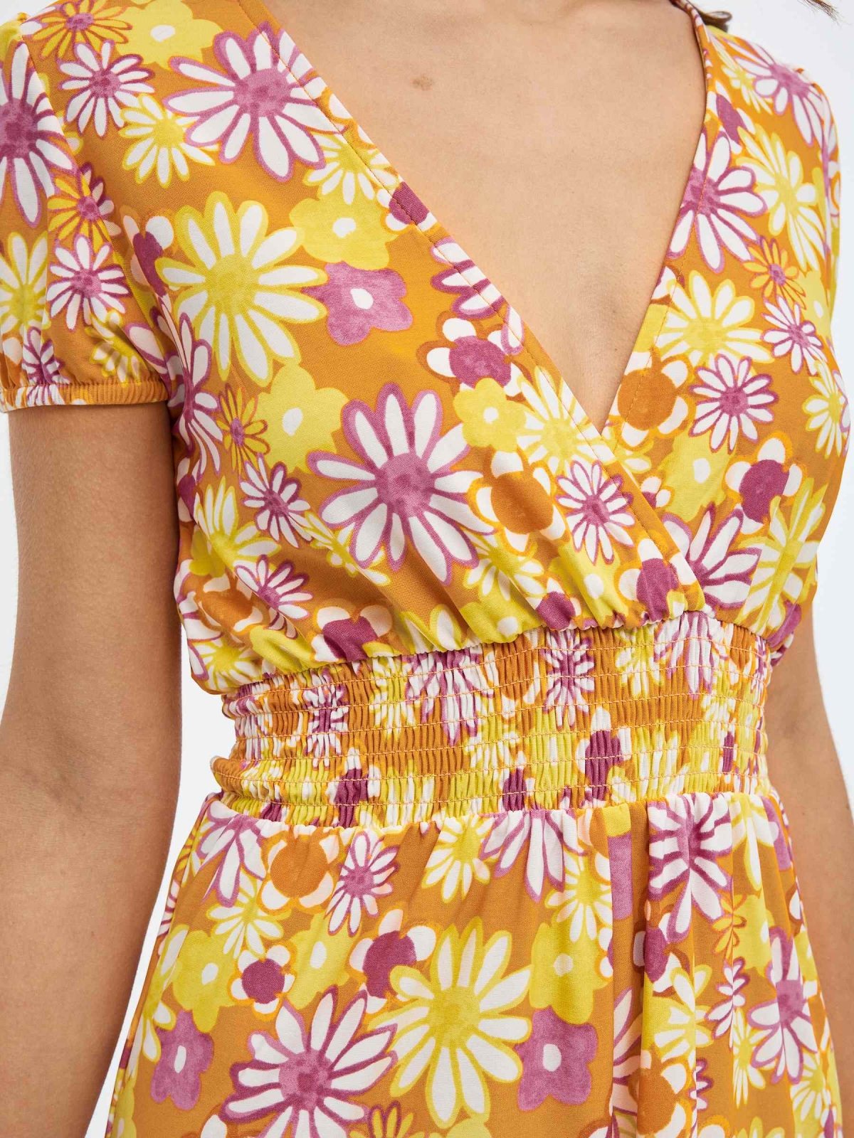 Fato de salto curto Daisy print laranja vista detalhe