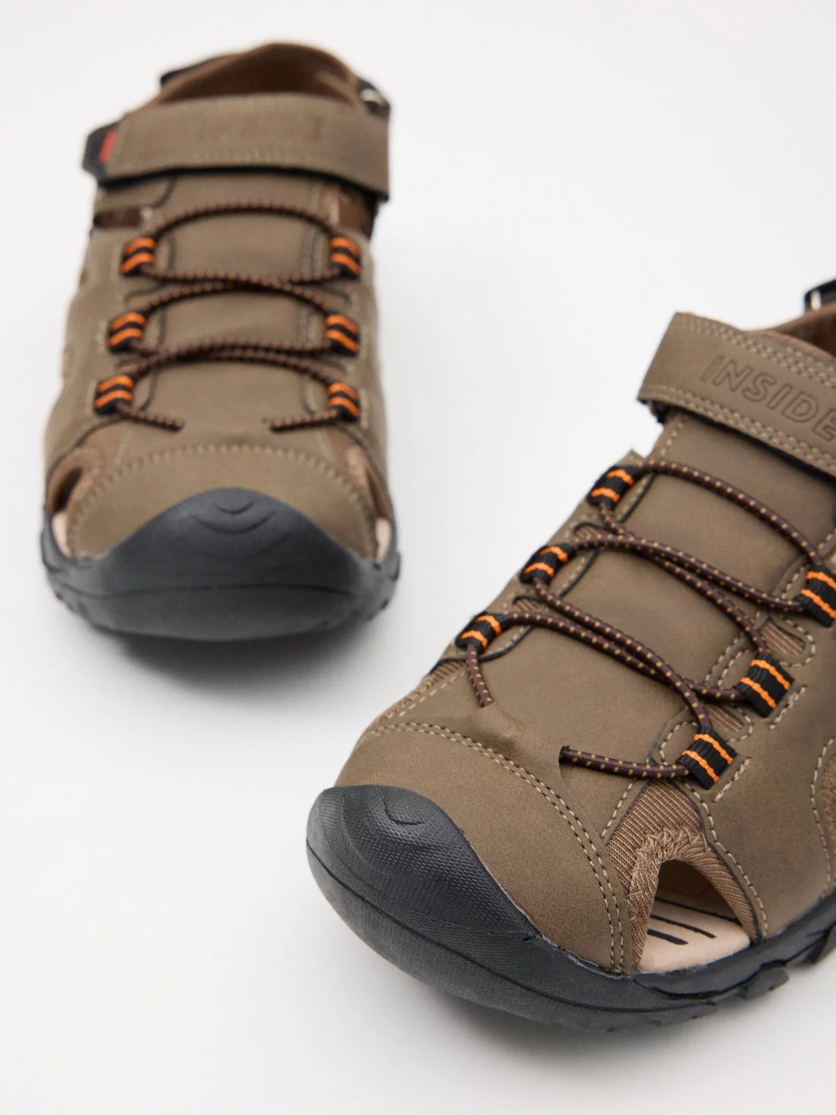 Sport crab sandal velcro earth brown detail view