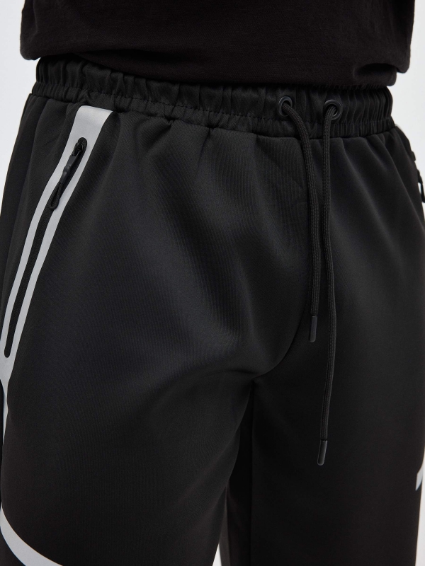 Bermuda jogger shorts black detail view