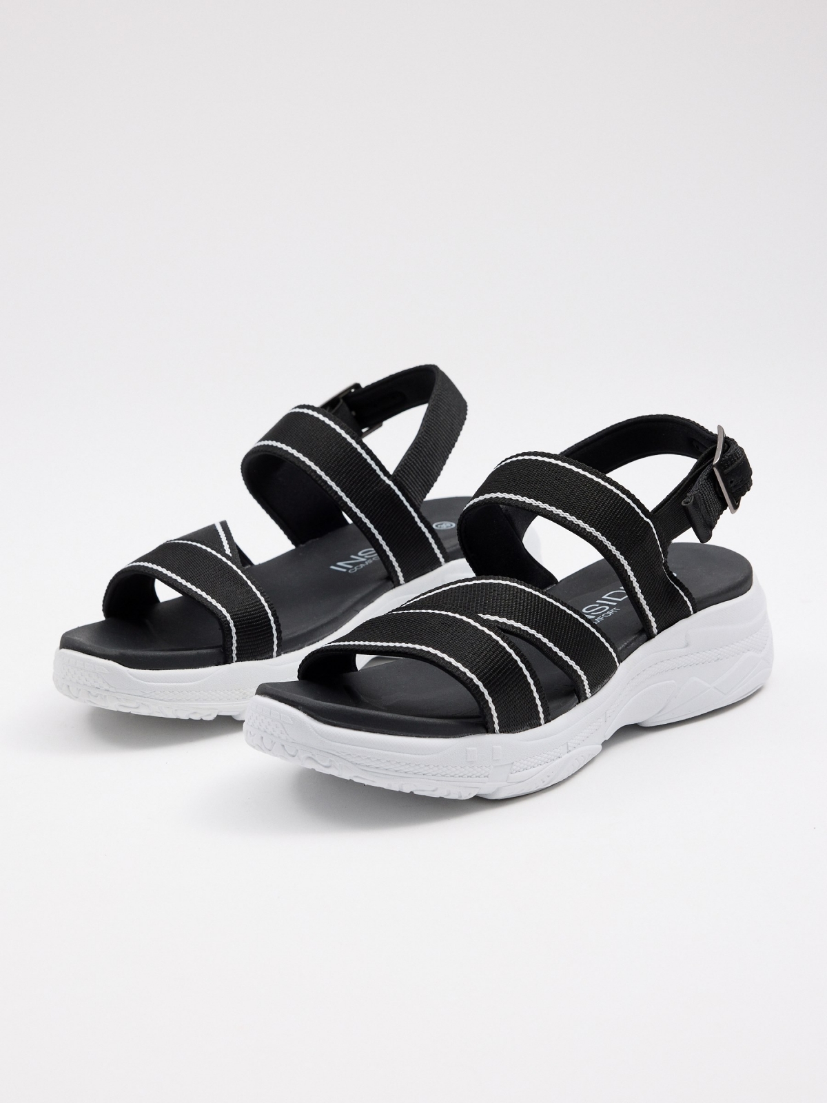 Sport platform sandal black 45º front view