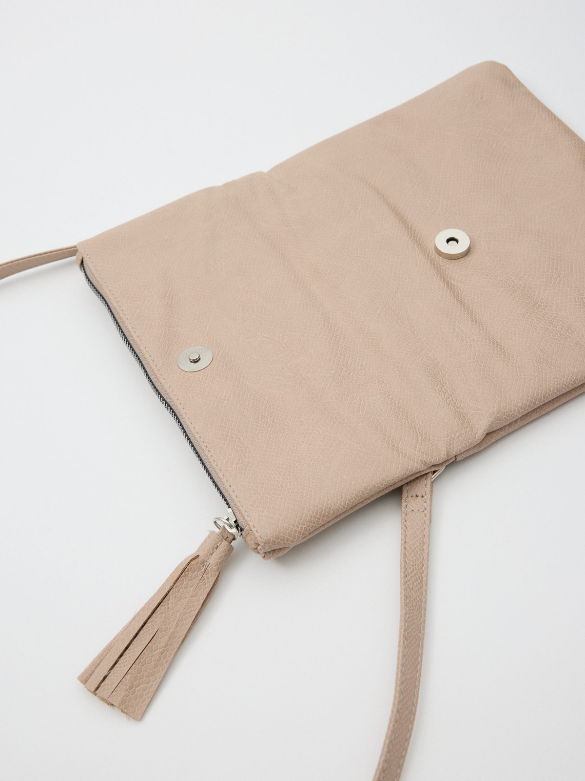 Folded crossbody bag pink 45º side view