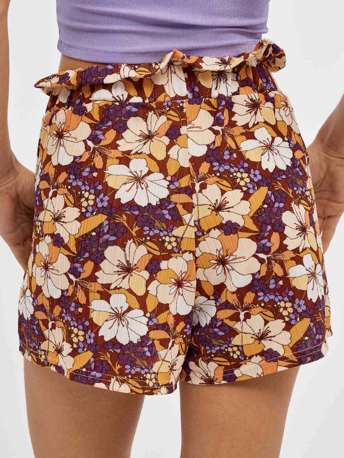 Fluid print shorts brown detail view