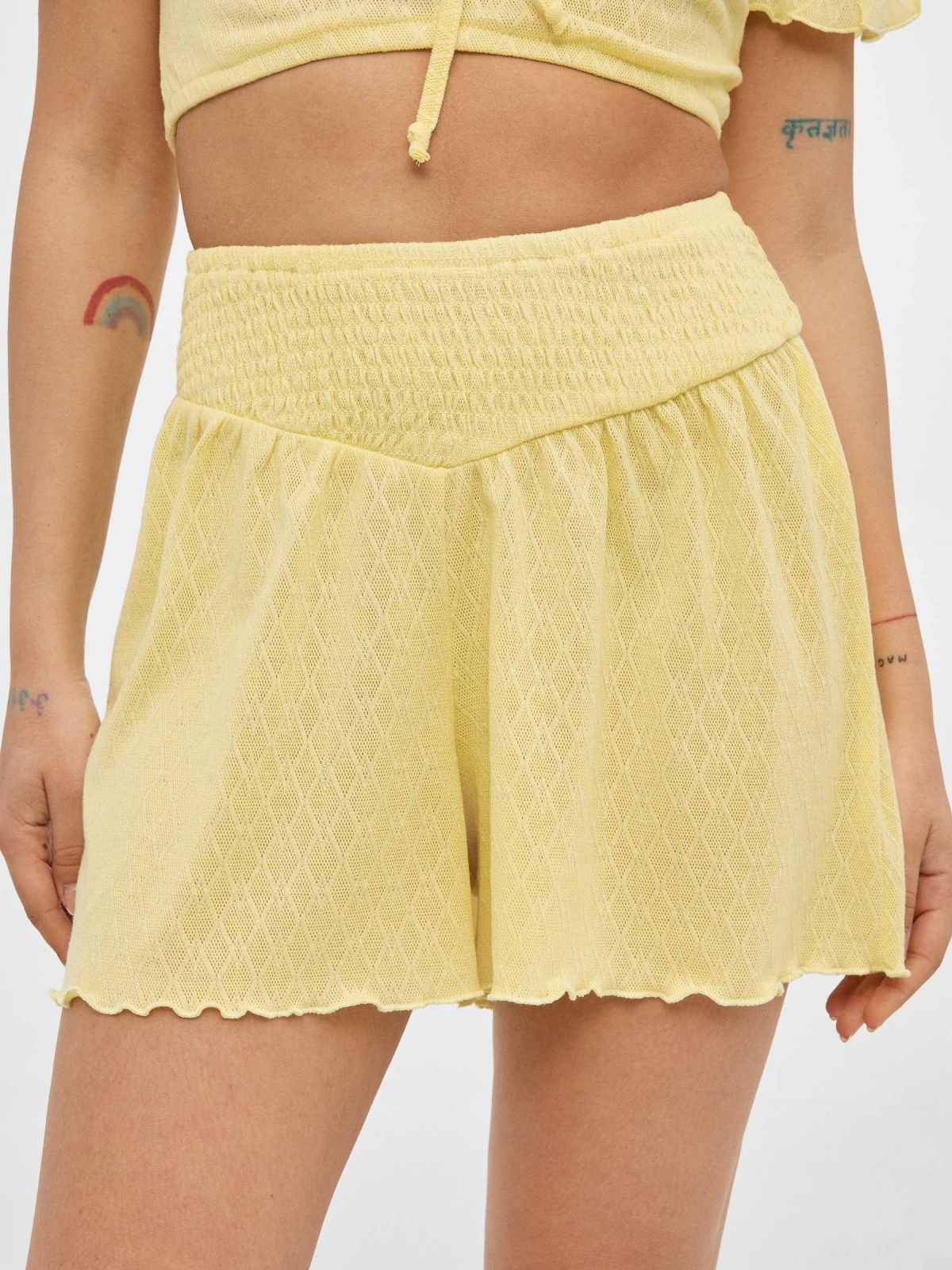 Jacquard shorts pastel yellow foreground