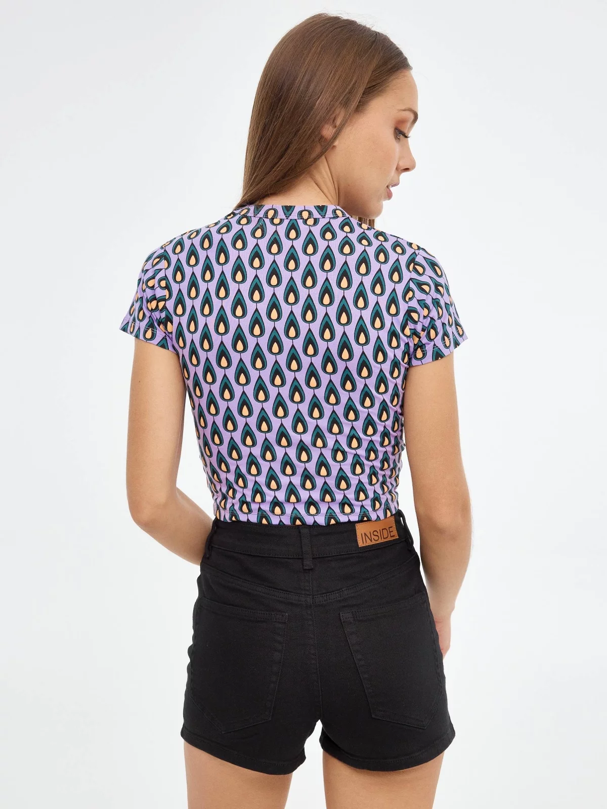 Shorts slim high rise preto vista meia traseira