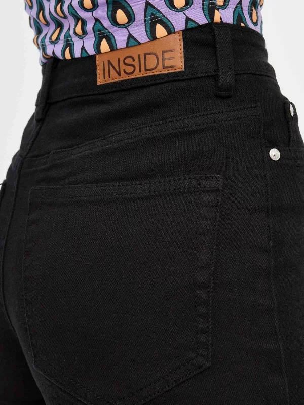 Shorts slim high rise preto vista detalhe