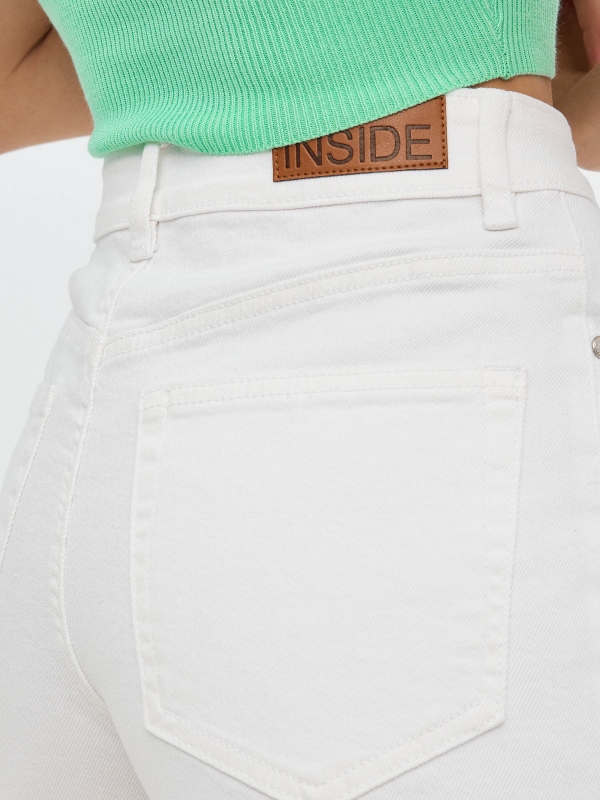 Shorts slim high rise white detail view