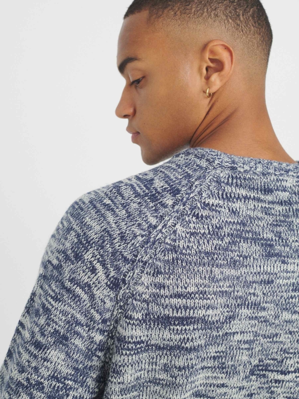 Camisola de malha marmoreada bege vista detalhe