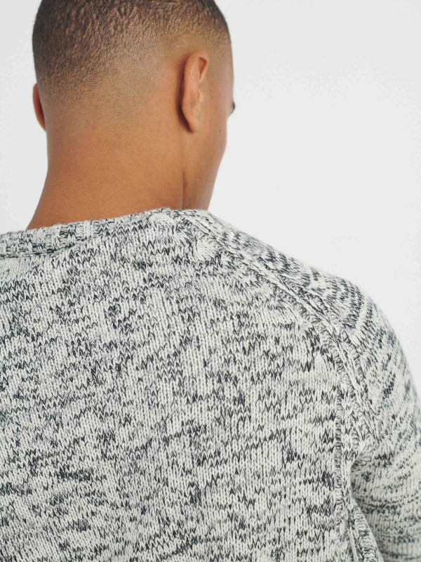 Jersey de punto jaspeado gris claro vista detalle