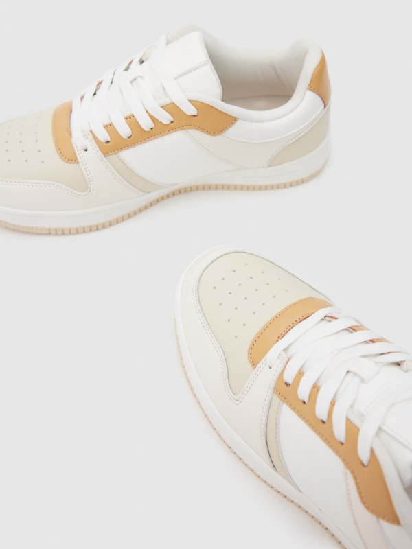 Casual platform sneaker beige detail view