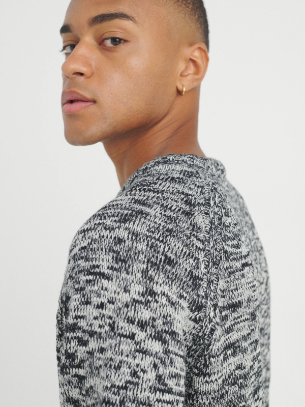 Marbled knitted sweater grey detail view