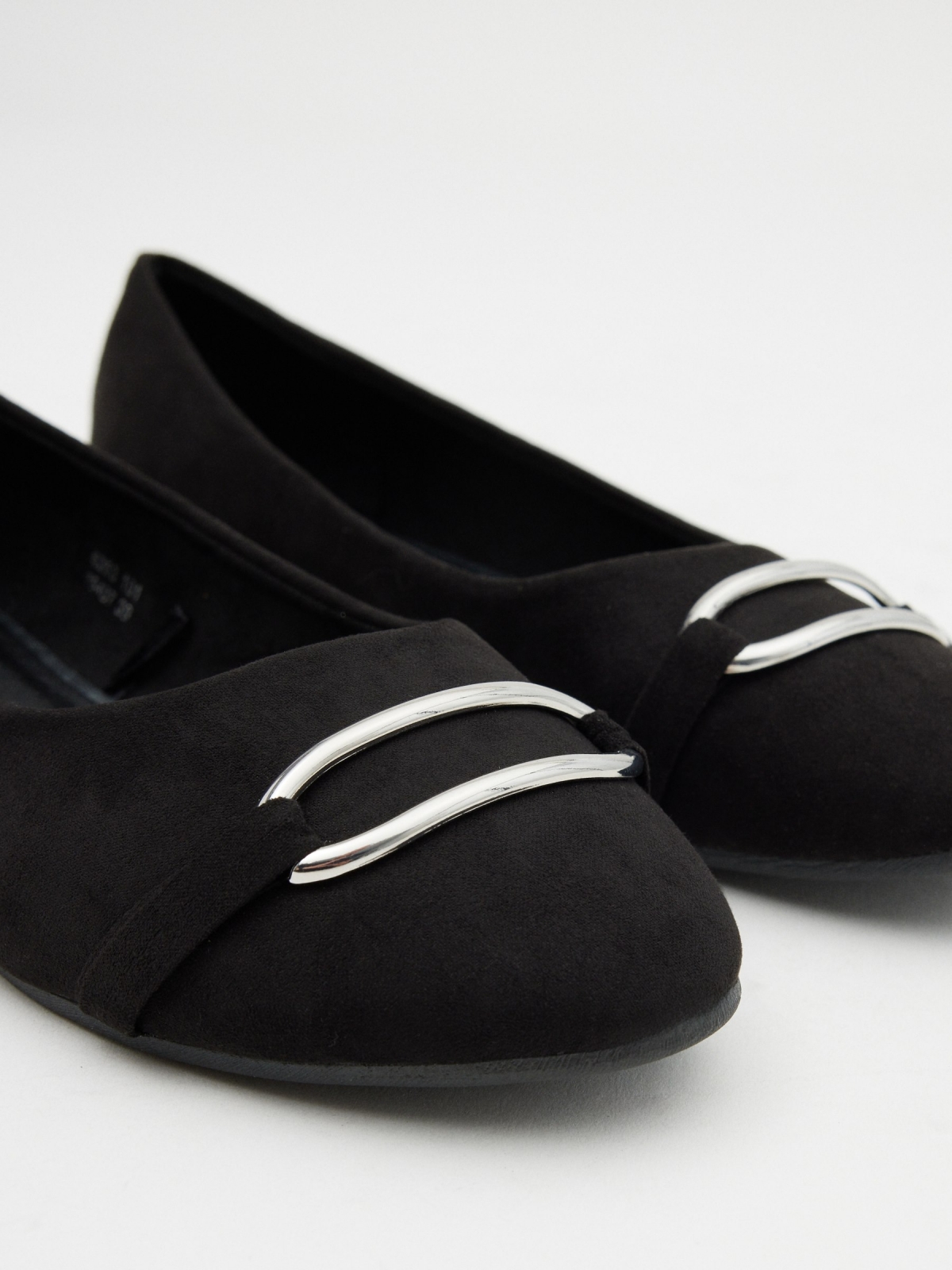 Basic ballerina with buckle black detail view