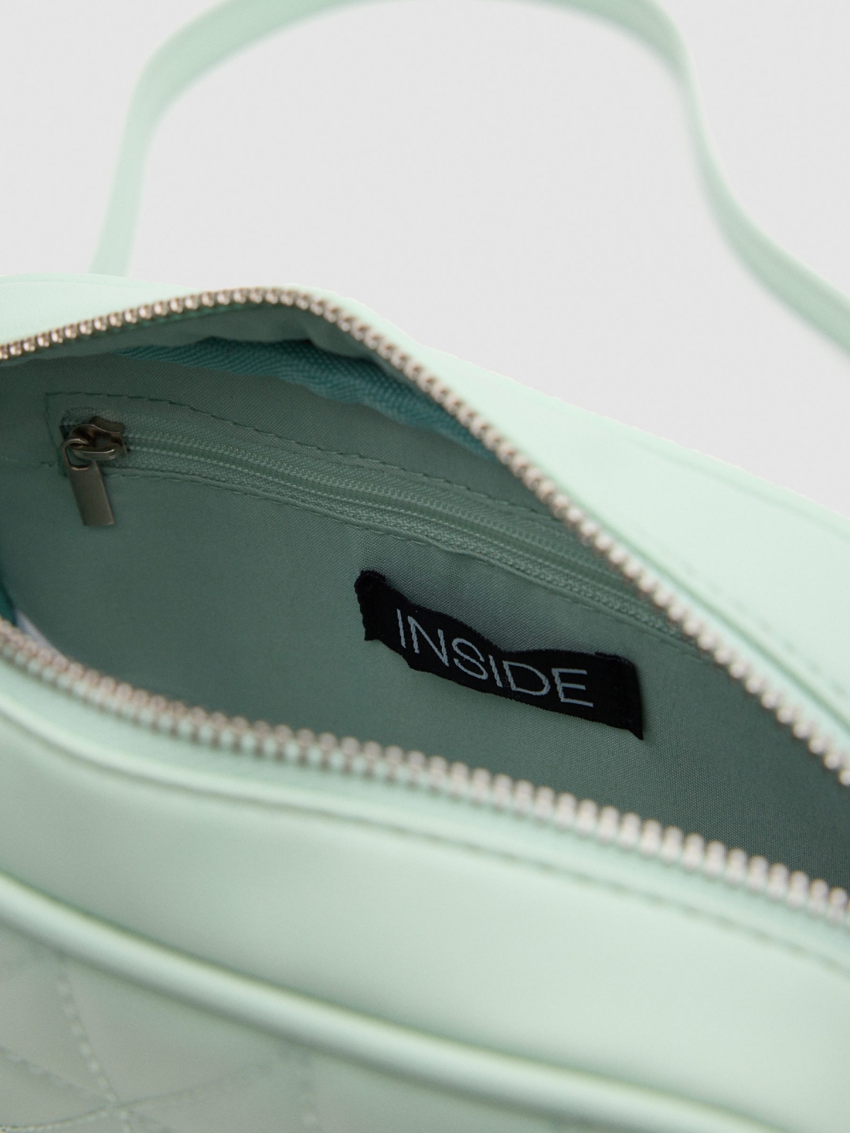 Bolsa de ombro acolchoada verde claro vista detalhe