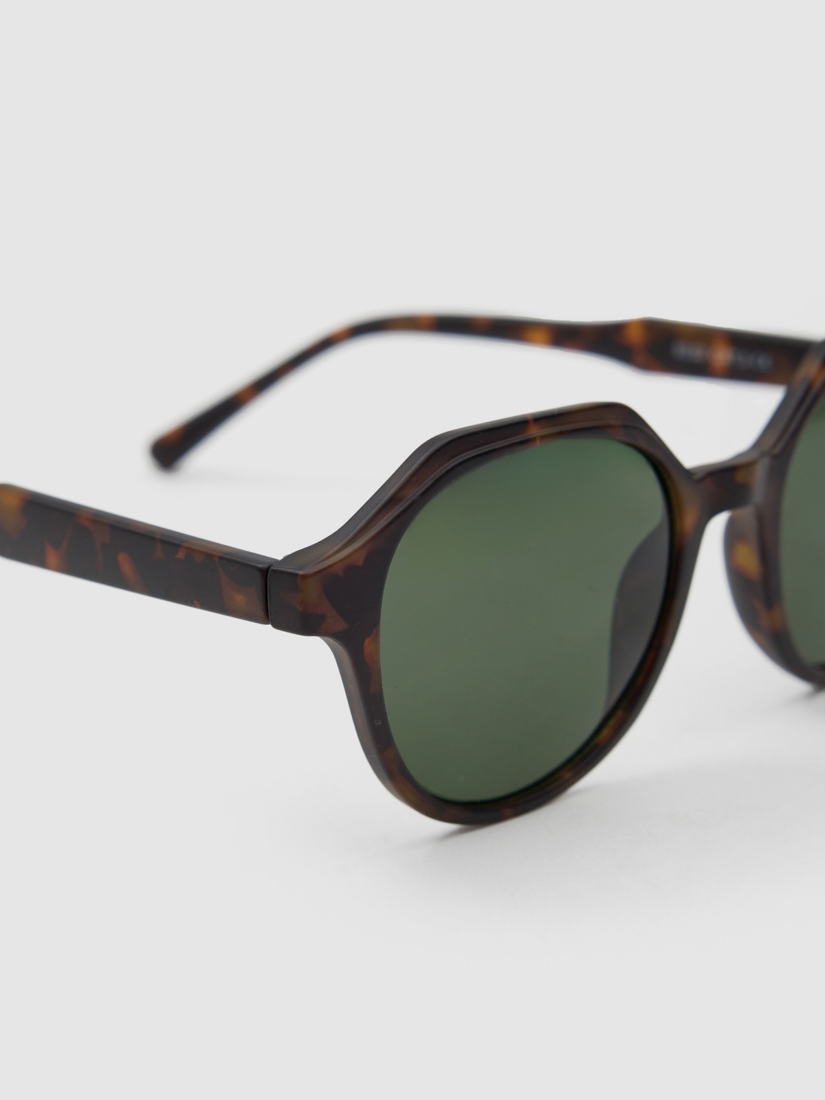 Geometric sunglasses brown detail view