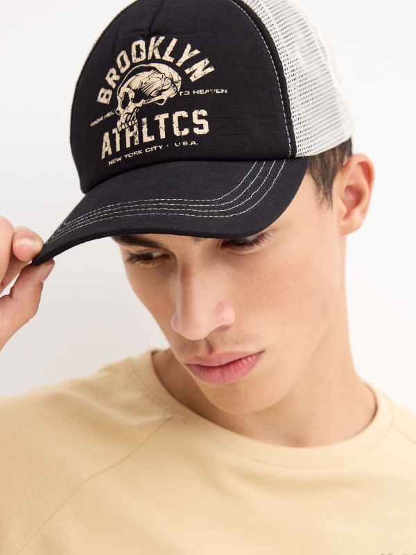 Contrast trucker cap black