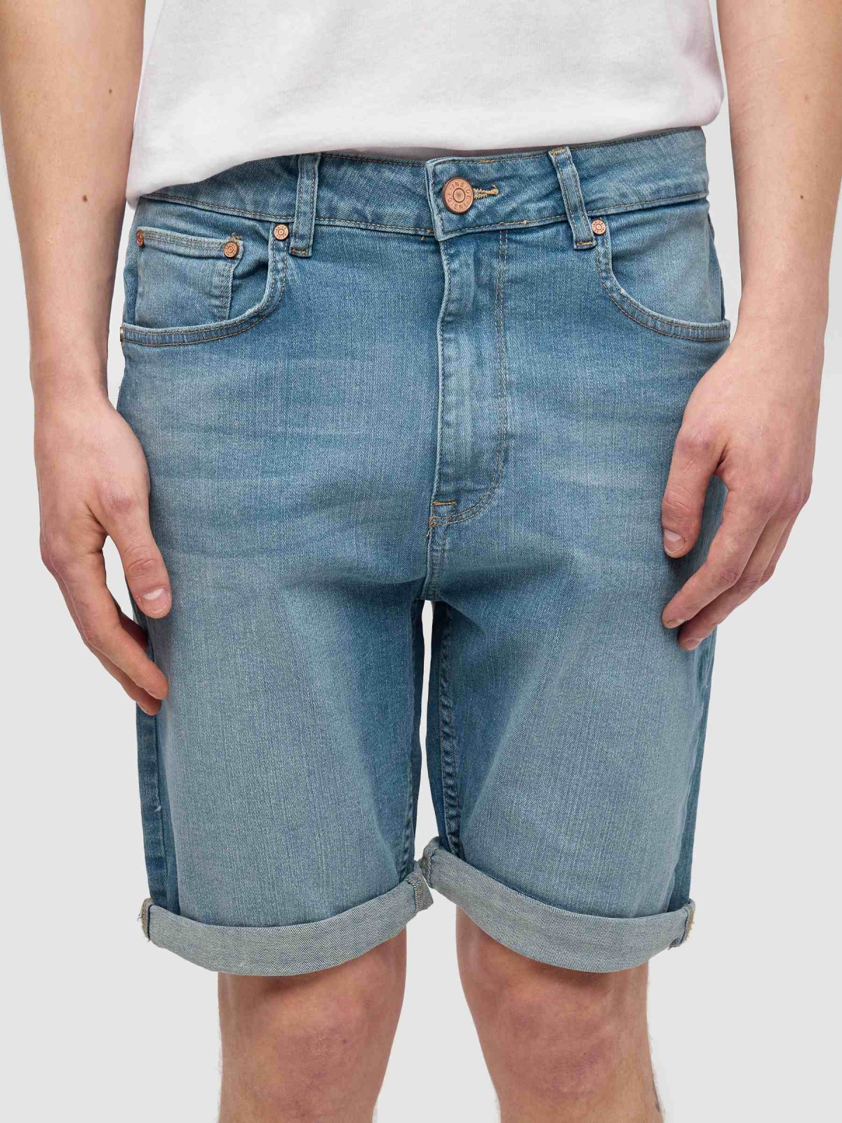 Denim slim bermudas blue back detail view