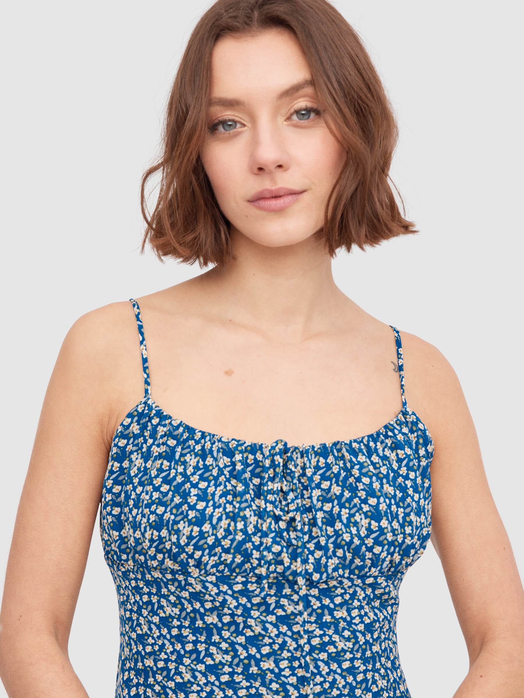 Vestido franzido peito redondo azul vista meia traseira