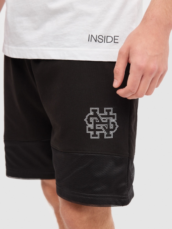 Plush jogger bermuda black detail view