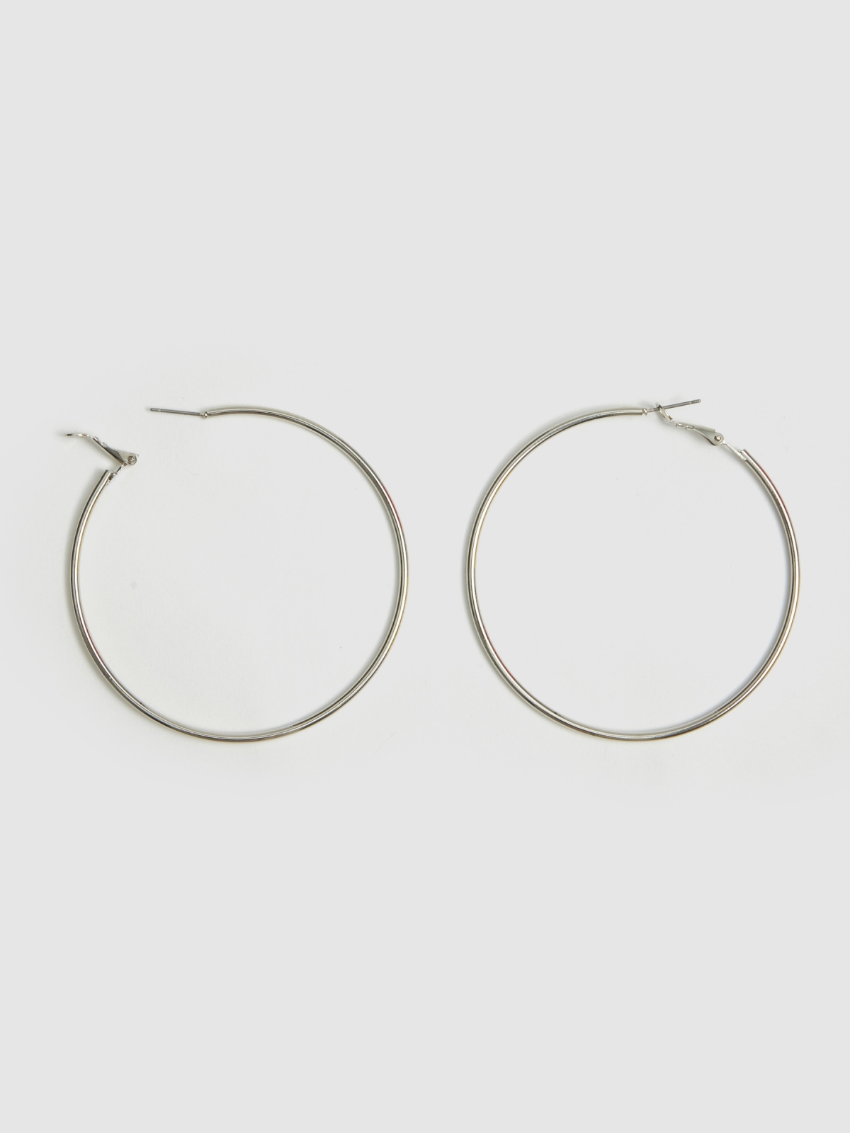 Set 3 hoop earrings beige detail view