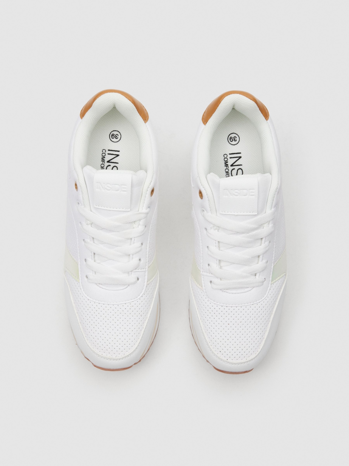 Platform running shoes white zenithal view