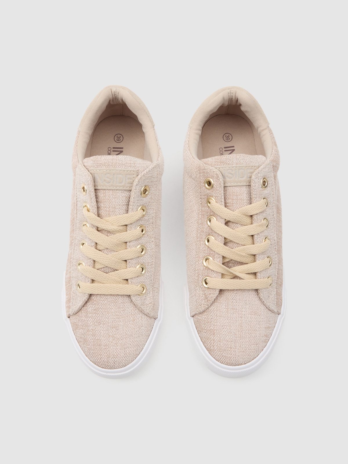 Natural canvas sneaker sand zenithal view