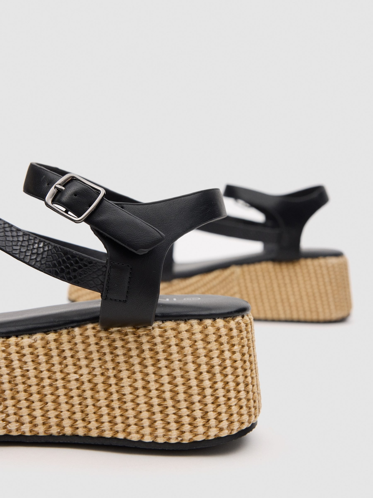 Raffia platform black detail view