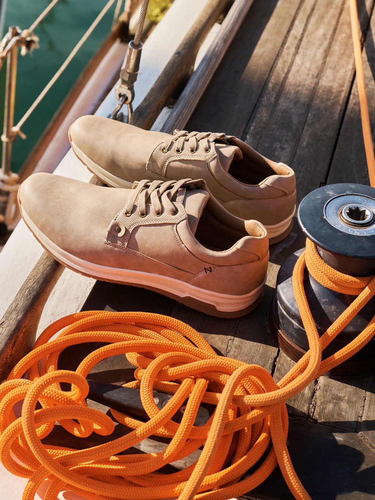 %New% Beige running blucher beige