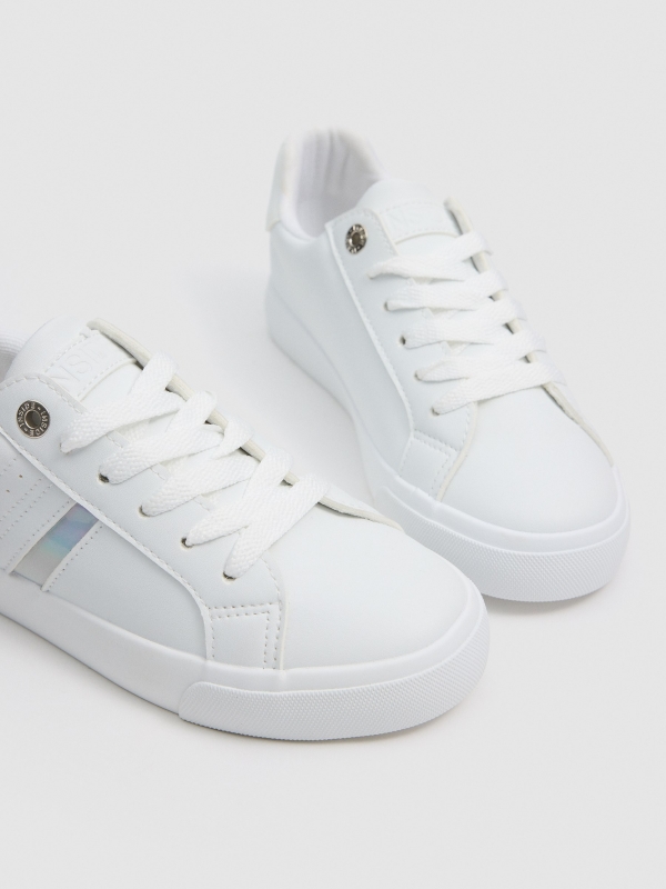 Casual platform sneaker white detail view