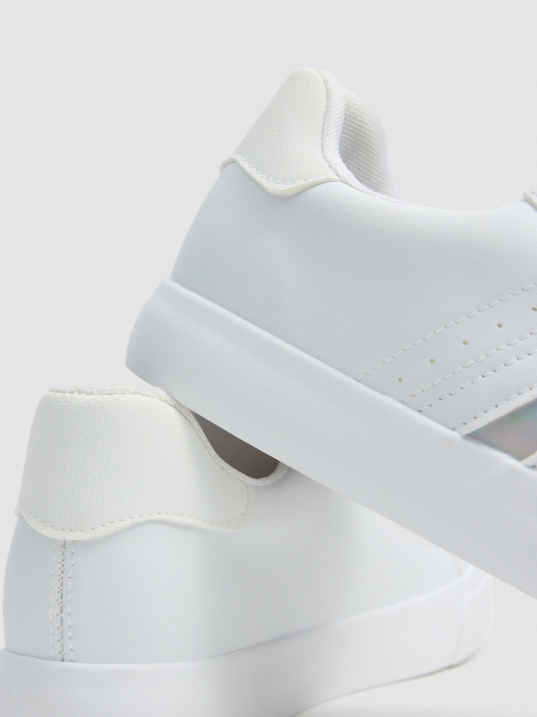 Casual platform sneaker white detail view