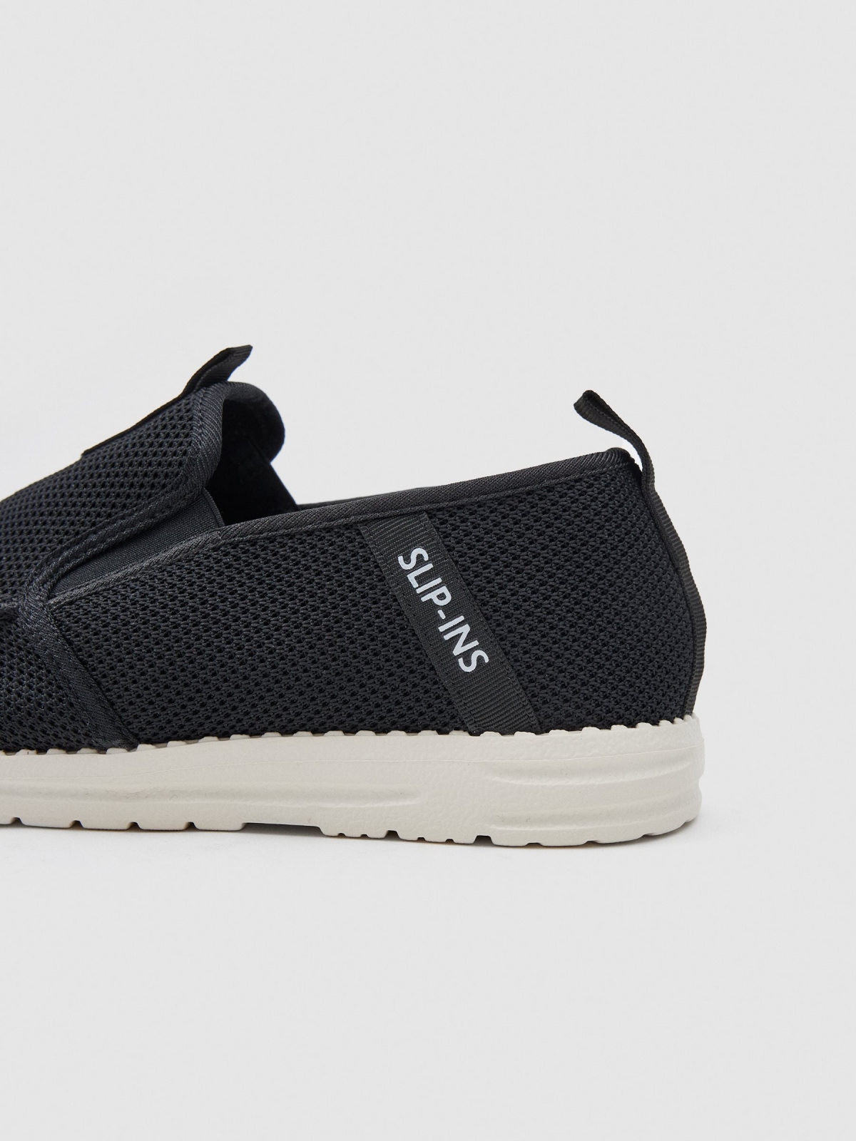 Elastic nylon sneaker black detail view