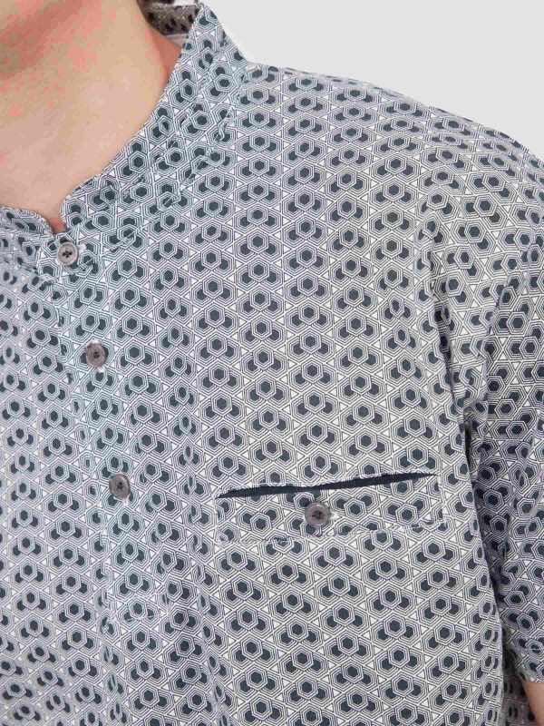 Mao geometric polo navy detail view