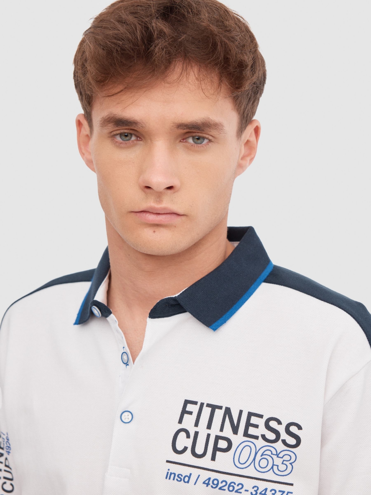 Fitness polo shirt branco vista detalhe