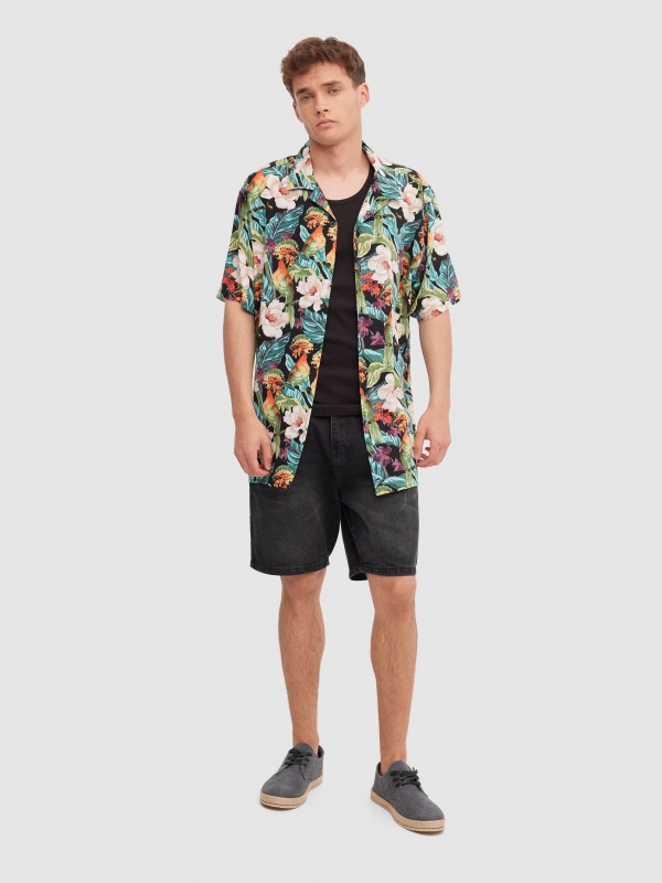 Camisa flores tropicais preto vista geral frontal