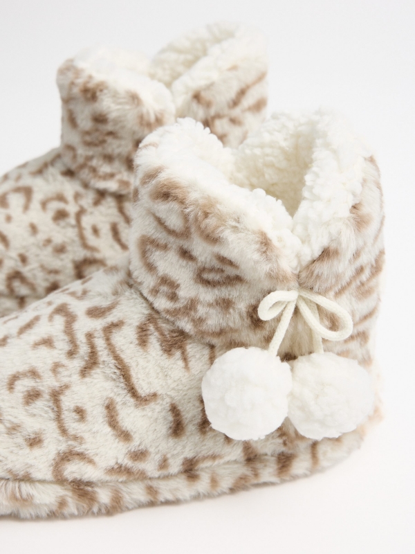 Animal print bootie slippers beige detail view