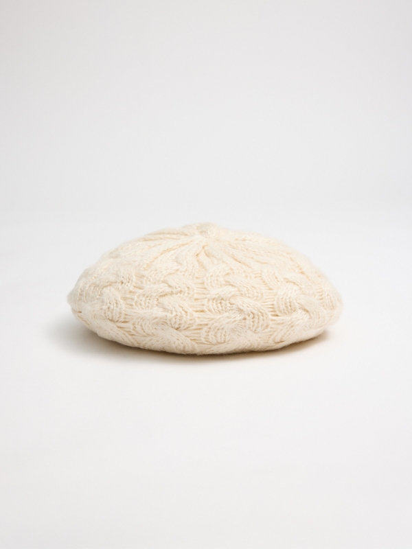 Braided knit beret beige 45º back view