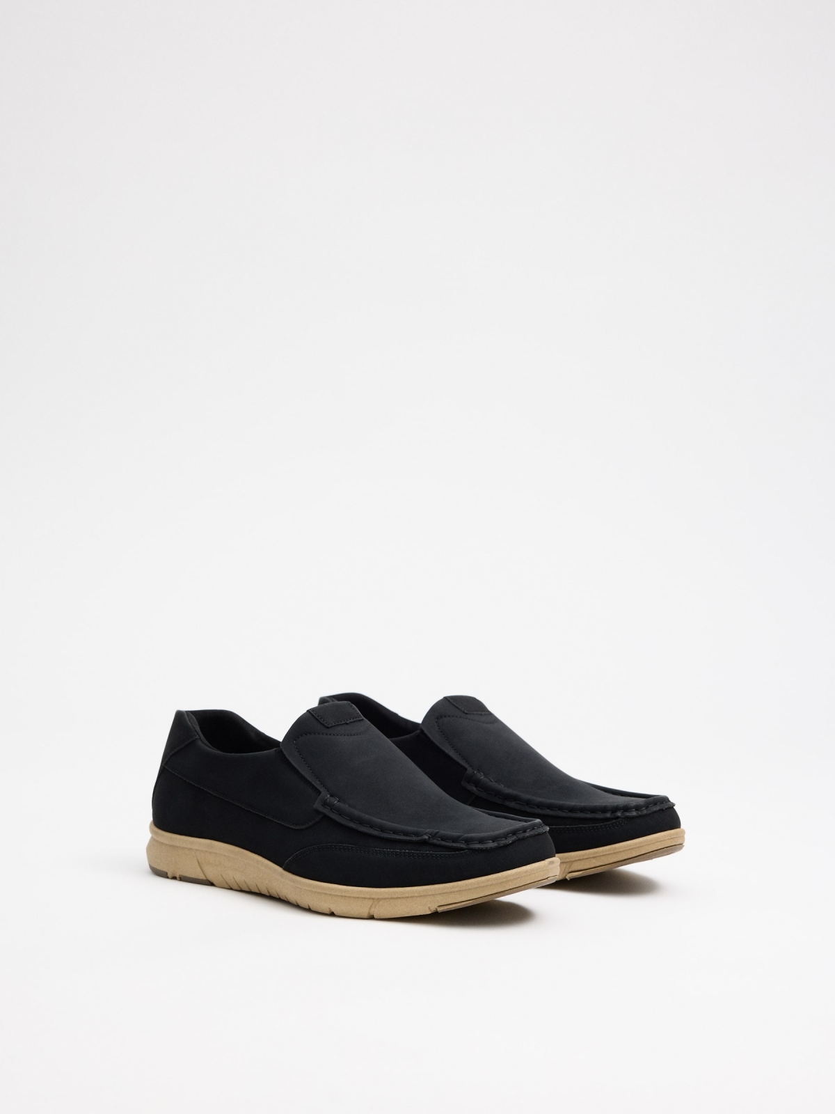 Black sport moccasin black 45º front view