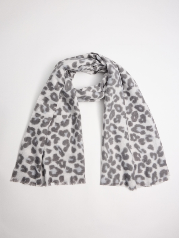 Bufanda animal print gris doblada