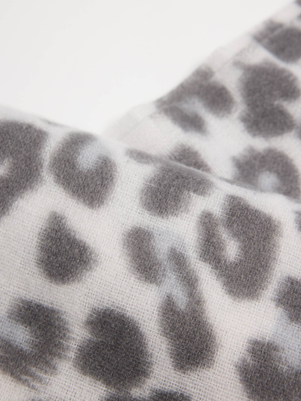 Animal print scarf grey detail view