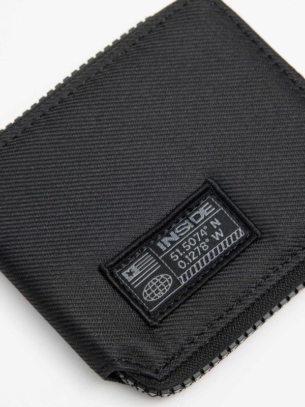 Black zip wallet grey 45º side view