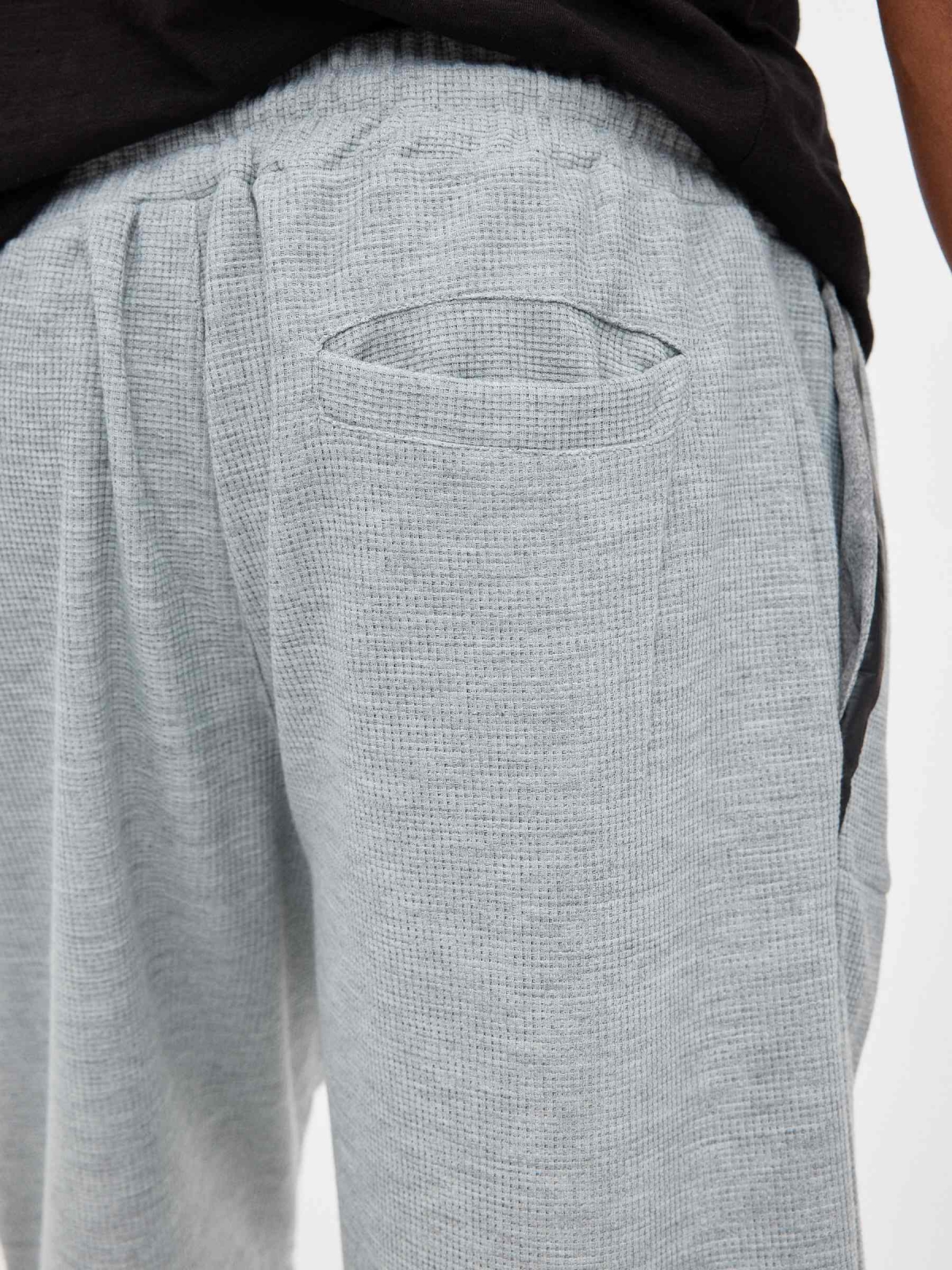 Gray jogger bermuda grey detail view