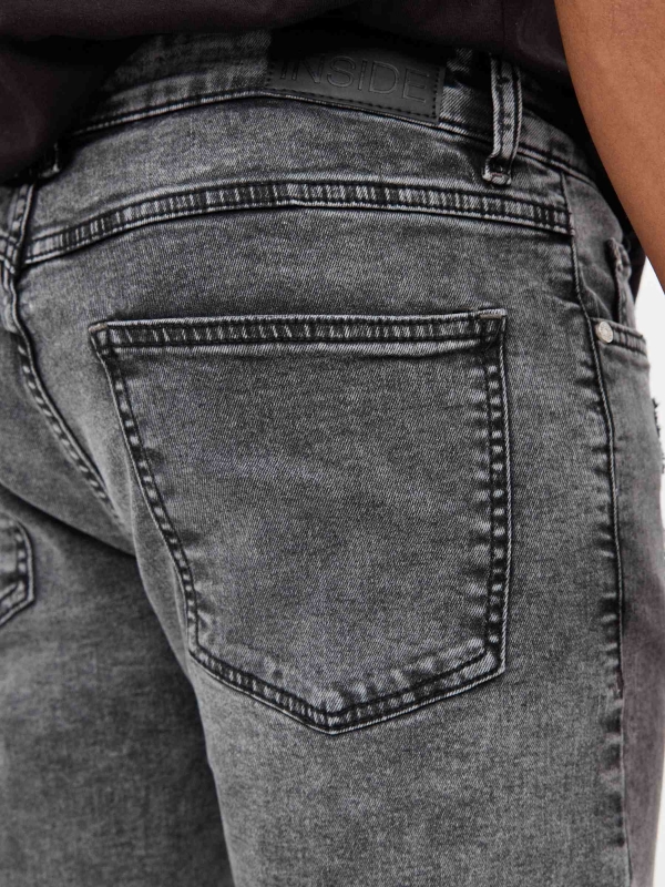 Calções de Bermudas Skinny Denim cinza vista detalhe