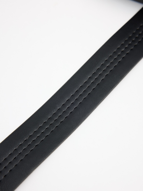 Black faux leather belt black detail view